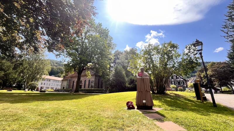 Kloster Herrenalb, Mönchstatue mit Exit Game